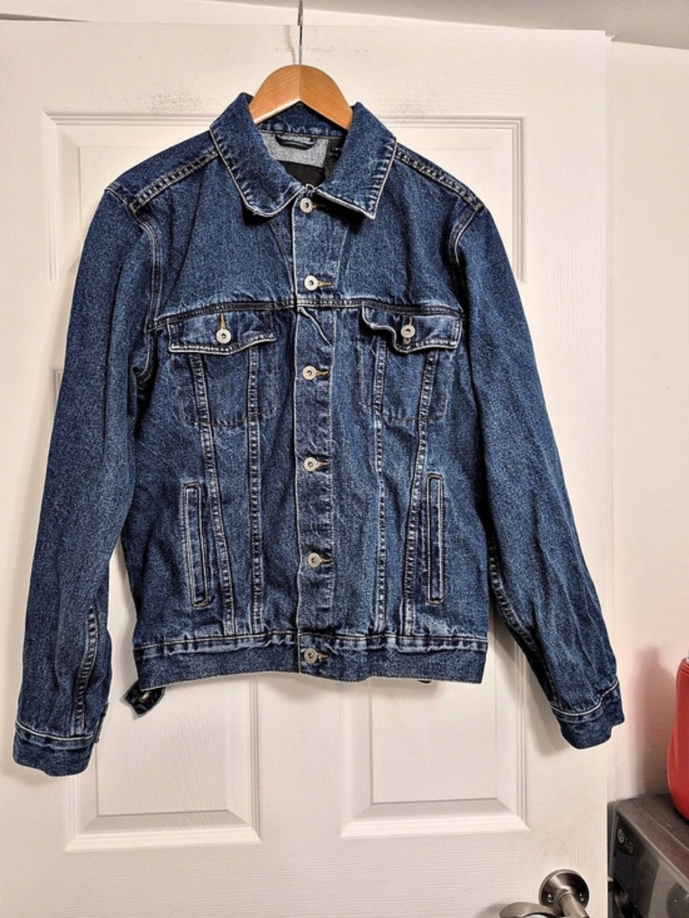 Nevada Denim Trucker Jacket in Blue Size Medium Like New